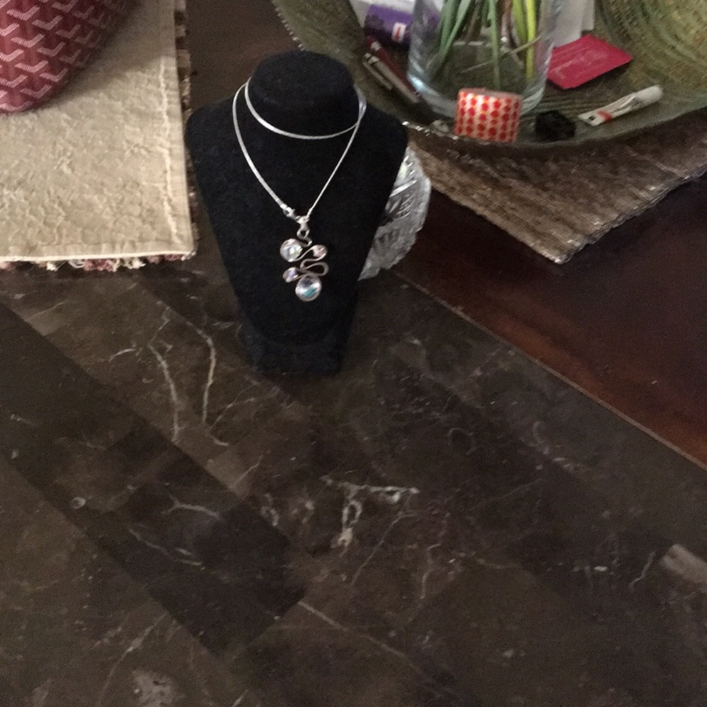 Neckless